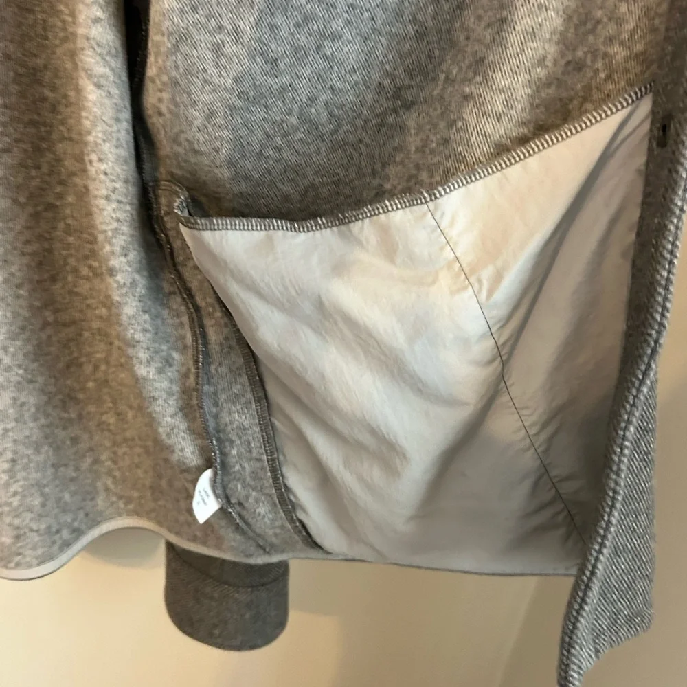 Vuori Men's Charcoal Shirt Jacket - Picture 7 of 7